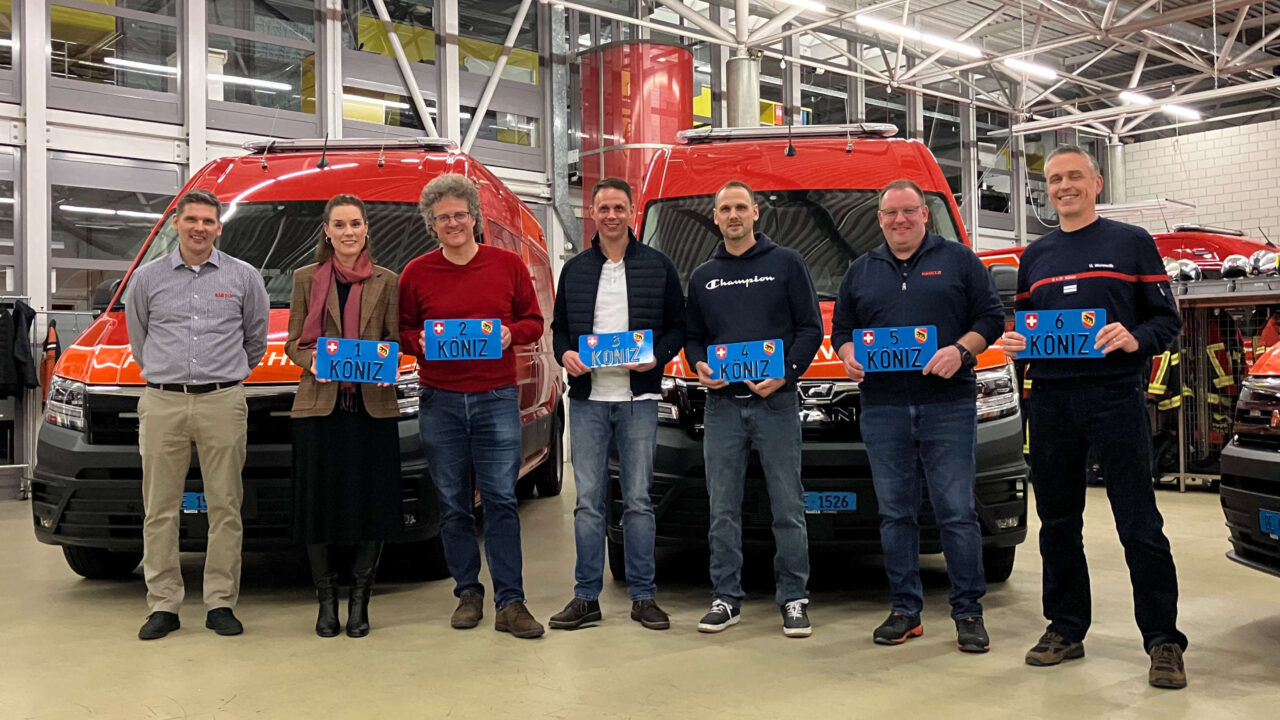 v.l: Armin Fitzi, Hautle Technics; Tanja Bauer, Gemeindepräsidentin; Thomas Brönnimann, Direktionsvorsteher; Marco Streiff, Kdt a.i.; Pascal König, Chef Ausbildung; Stefan Gilgen, Hautle Technics; Urs Wermuth, DZL Schutz und Rettung